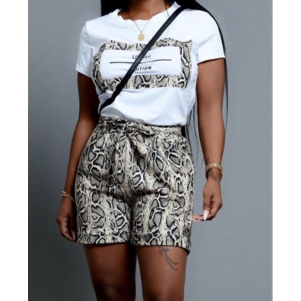 LAST ONE🎉 Limited Edition Snakeskin Shorts Set - Picture 4 of 5